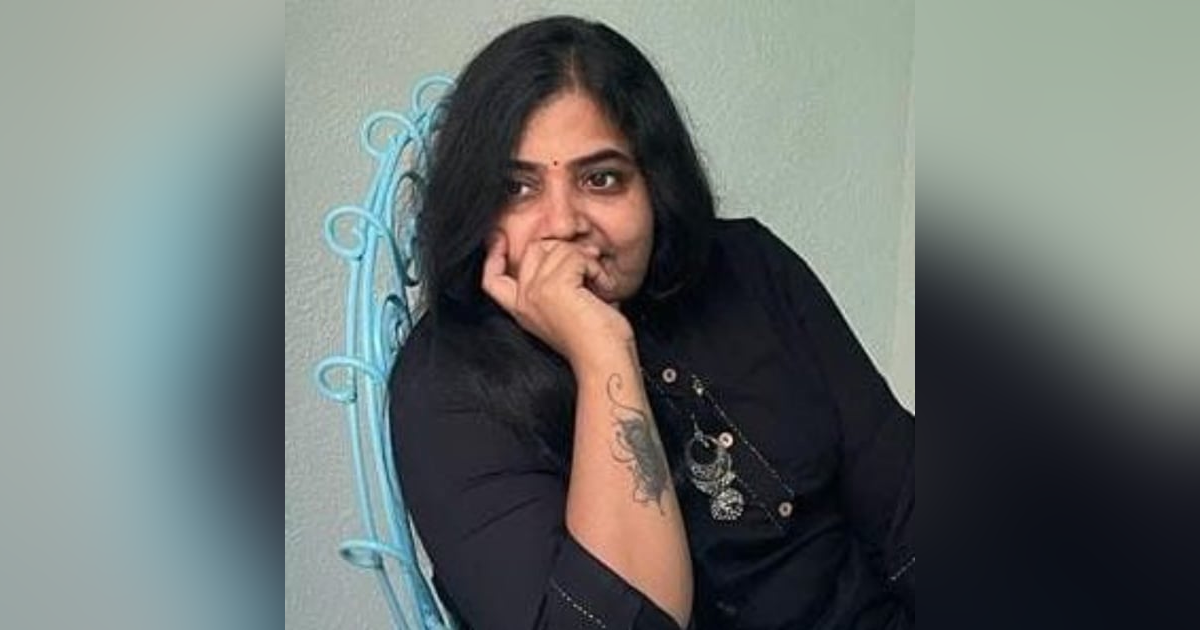 'ఇసుక అద్దం' శ్రీ వూహ గారితో సంభాషణ 'ఇసుక అద్దం' శ్రీ వూహ గారితో సంభాషణ