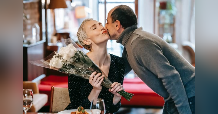 image for From Single to Sizzle: Midlife Dating Dos and Don’ts!