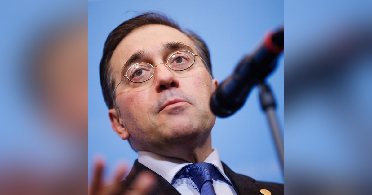 La República de los Tonnntos: Albares, "el botones Sacarino" que revoluciona a los diplomáticos La República de los Tonnntos: Albares, "el botones Sacarino" que revoluciona a los diplomáticos