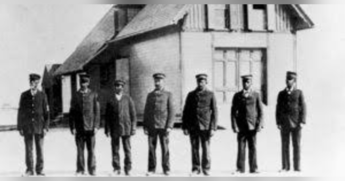 THE DARING SEA RESCUE OF THE E.S. NEWMAN & OTHER LIVE SAVING LEGENDS THE DARING SEA RESCUE OF THE E.S. NEWMAN & OTHER LIVE SAVING LEGENDS