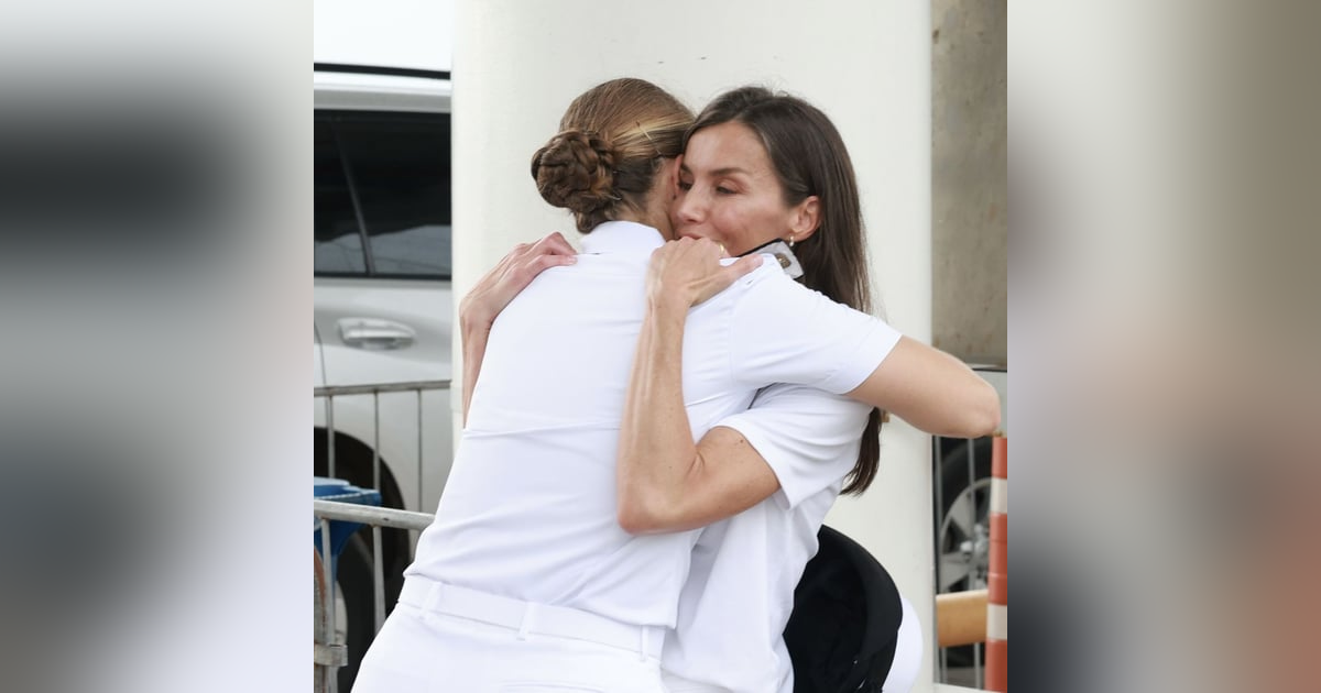 Crónica Rosa: El reencuentro madre e hija de Letizia y Leonor en Panamá Crónica Rosa: El reencuentro madre e hija de Letizia y Leonor en Panamá