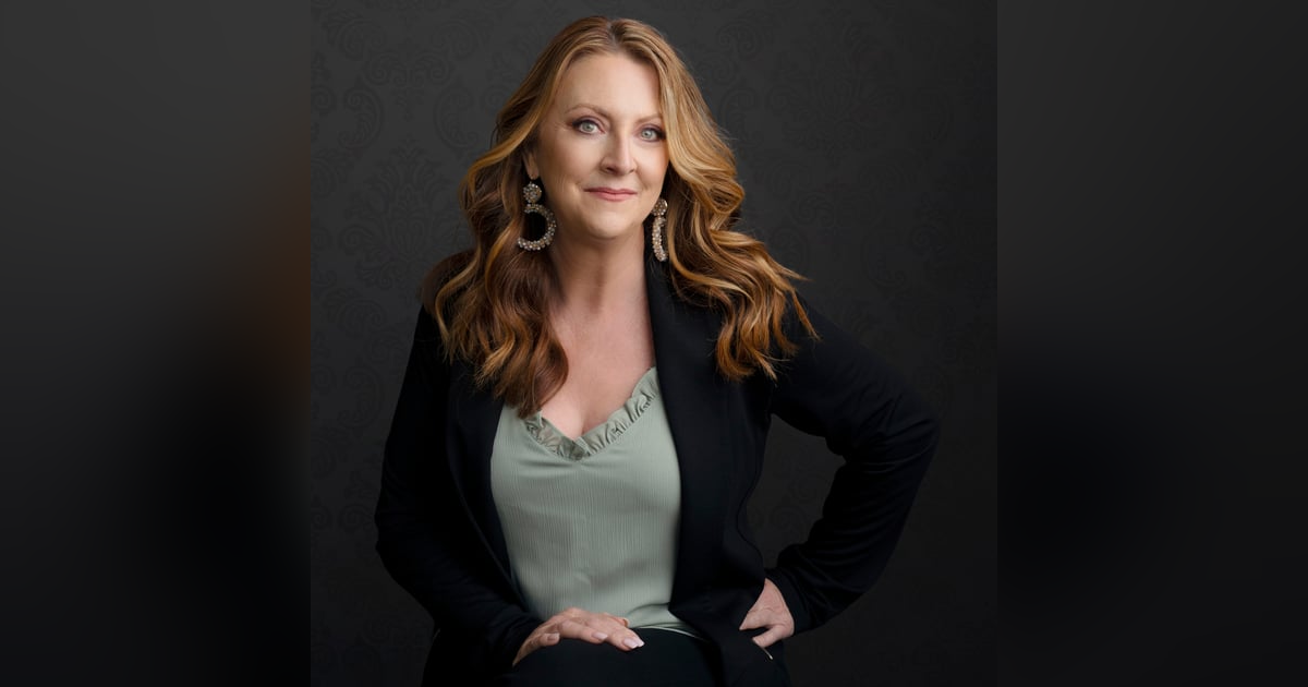 Unleashing Your Authentic Voice: The Art of Public Speaking with Jen Oliver Unleashing Your Authentic Voice: The Art of Public Speaking with Jen Oliver