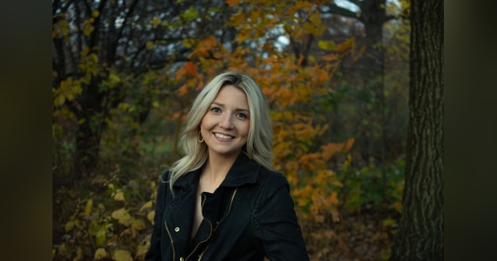 image for Carolyn Sophia's Journey: From Bullying to Unbreakable