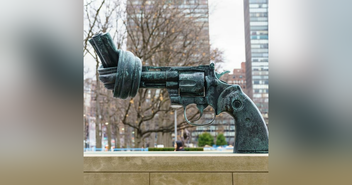 Şiddetsiz iletişim bir yaşam biçimidir Konuk: Birsen Atakan Şiddetsiz iletişim bir yaşam biçimidir Konuk: Birsen Atakan