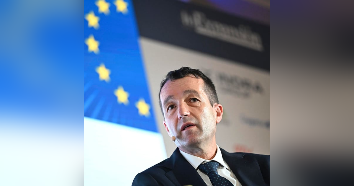 Prensa económica: Moncloa pide la cabeza de Ángel Escribano por escrito y ante la CNMV Prensa económica: Moncloa pide la cabeza de Ángel Escribano por escrito y ante la CNMV