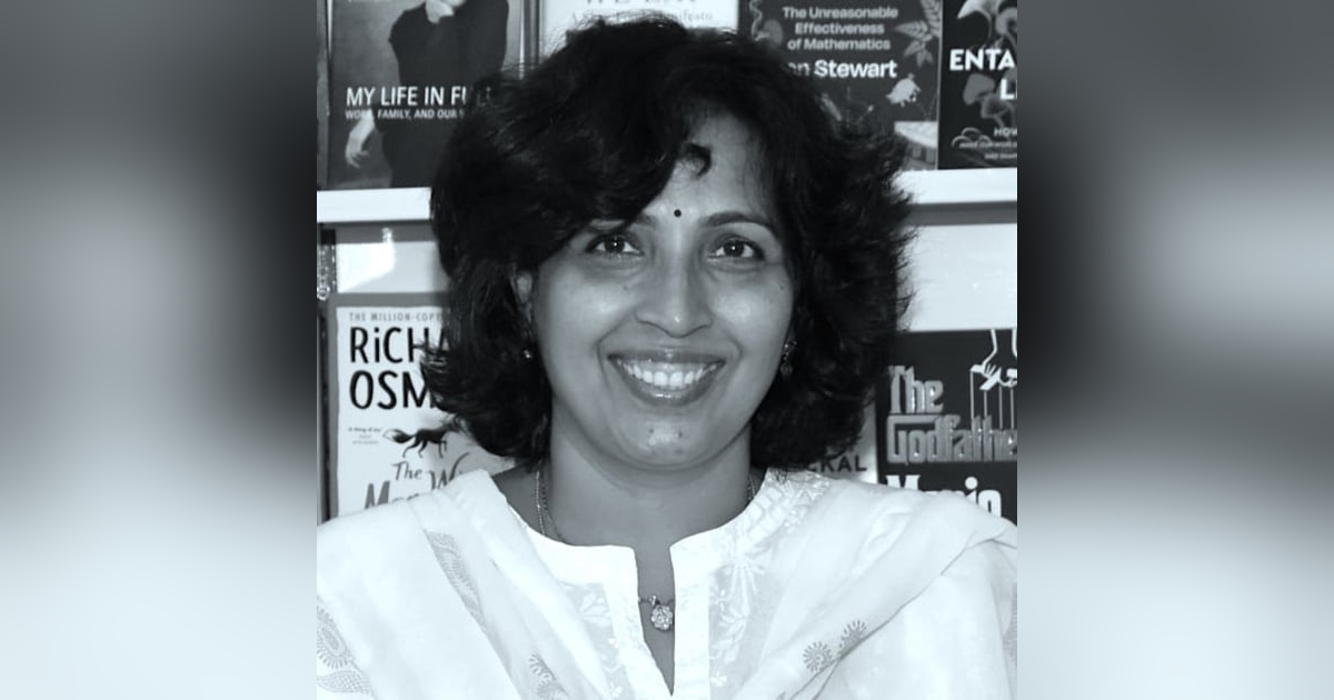 'డిస్టోపియా' కథలు - రచయిత్రి శ్రీసుధ గారితో పరిచయం 'డిస్టోపియా' కథలు - రచయిత్రి శ్రీసుధ గారితో పరిచయం