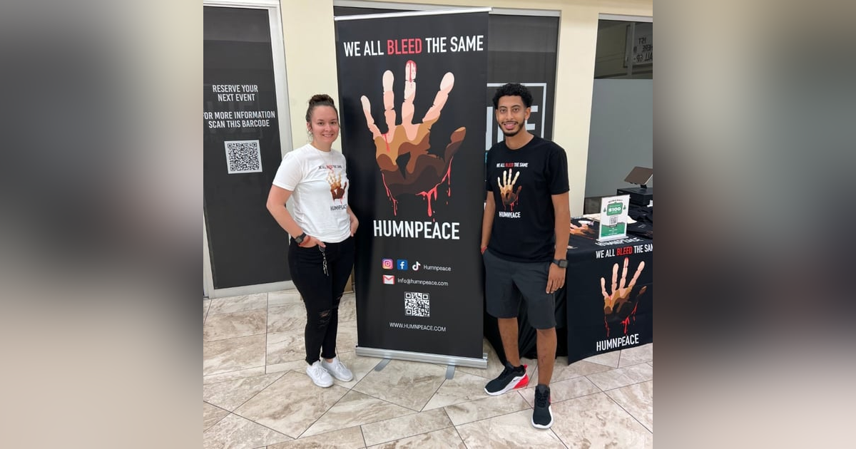 Interview with Lilianne, one of the CEO's for clothing brand HUMNPEACE/(HUMANPEACE) Interview with Lilianne, one of the CEO's for clothing brand HUMNPEACE/(HUMANPEACE)