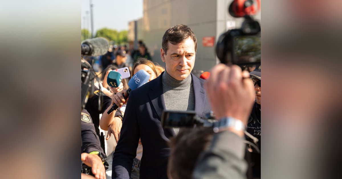 La República de los Tonnntos: El empadronado hermano de Sánchez no sabía dónde estaba el colegio electoral La República de los Tonnntos: El empadronado hermano de Sánchez no sabía dónde estaba el colegio electoral