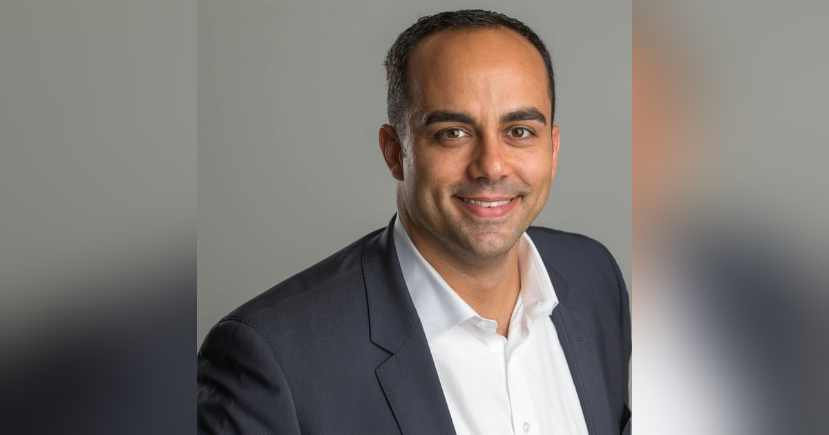 Jose Costa of CEO Driven Brands MAACO Econo Lube n Tune, and others is interviewed by David Cogan of Eliances Heroes Jose Costa of CEO Driven Brands MAACO Econo Lube n Tune, and others is interviewed by David Cogan of Eliances Heroes