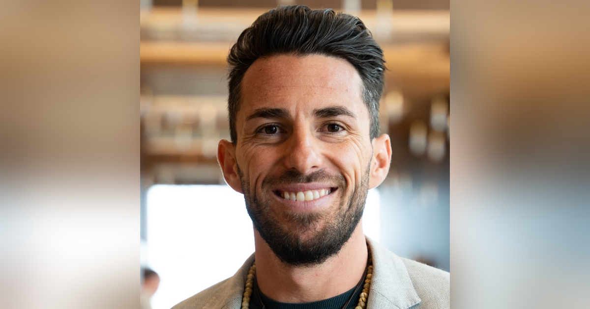 Embracing Hospitality In All Areas of Life To Become A Better Person - David Arraya Embracing Hospitality In All Areas of Life To Become A Better Person - David Arraya