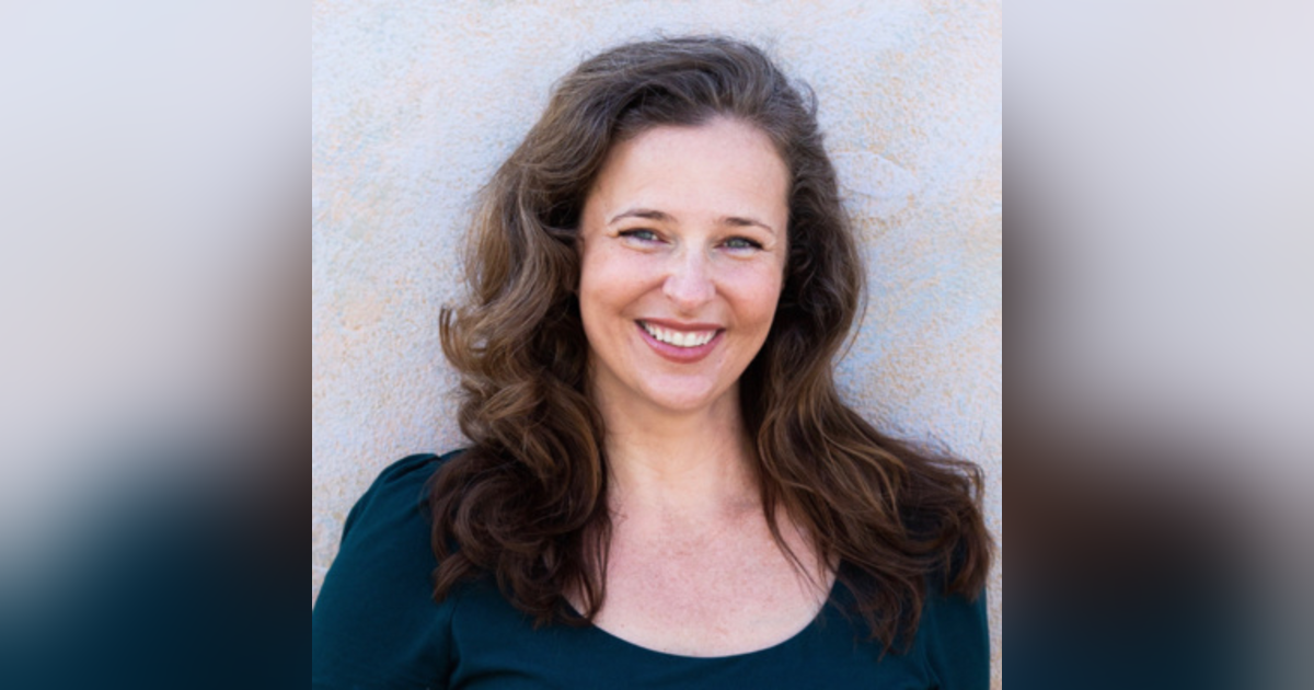 92 - The Story of a Dolphin Trainer, Filmmaker, and Cancer Survivor featuring Joy Clausen Soto 92 - The Story of a Dolphin Trainer, Filmmaker, and Cancer Survivor featuring Joy Clausen Soto