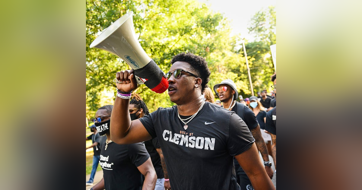 Navigating The Economic, Cultural, Structural And Regulatory Pressures that Surround Higher Education And College Athletics Navigating The Economic, Cultural, Structural And Regulatory Pressures that Surround Higher Education And College Athletics