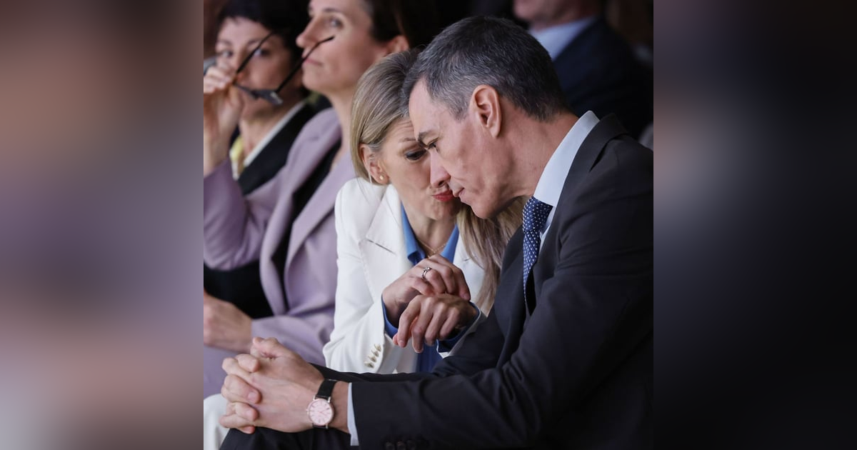 La República de los Tonnntos: Sánchez acusa a Israel mientras él boicoteó el funeral católico de Adamuz La República de los Tonnntos: Sánchez acusa a Israel mientras él boicoteó el funeral católico de Adamuz