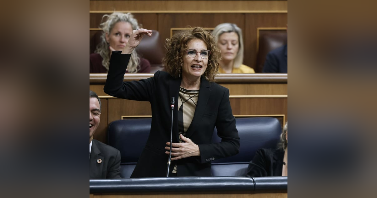 Prensa económica: El 'truco' de la caída de la deuda por el incremento extraordinario del PIB Prensa económica: El 'truco' de la caída de la deuda por el incremento extraordinario del PIB