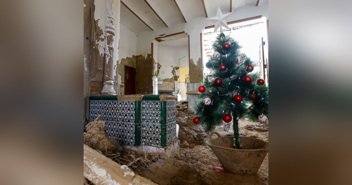 Los Reyes Magos llevan dulces a la zona cero de la DANA Los Reyes Magos llevan dulces a la zona cero de la DANA