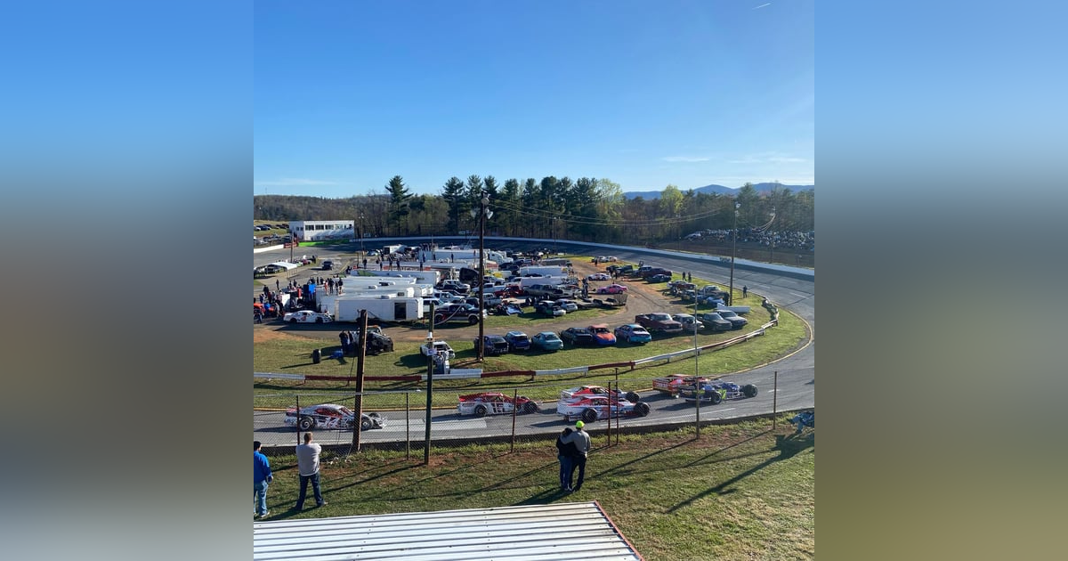 SMART MODIFIEDS from Turn 2 at FCS featuring Steve Post of MRN Radio, Matthew Dillner of Dirty Mo Media, and Senator Bill Stanley, with guest Co-host Julian Austin SMART MODIFIEDS from Turn 2 at FCS featuring Steve Post of MRN Radio, Matthew Dillner of Dirty Mo Media, and Senator Bill Stanley, with guest Co-host Julian Austin