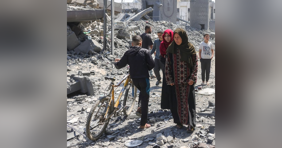 Israel shatters the ceasefire with Hamas Israel shatters the ceasefire with Hamas