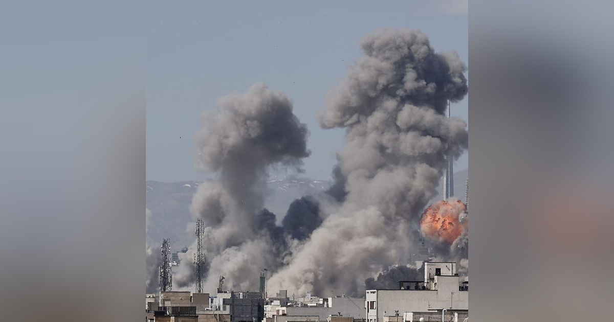 Tertulia de Herrero: EE.UU saca la mitad de sus aviones cisterna de Rota y Morón tras la negativa de Sánchez a colaborar Tertulia de Herrero: EE.UU saca la mitad de sus aviones cisterna de Rota y Morón tras la negativa de Sánchez a colaborar