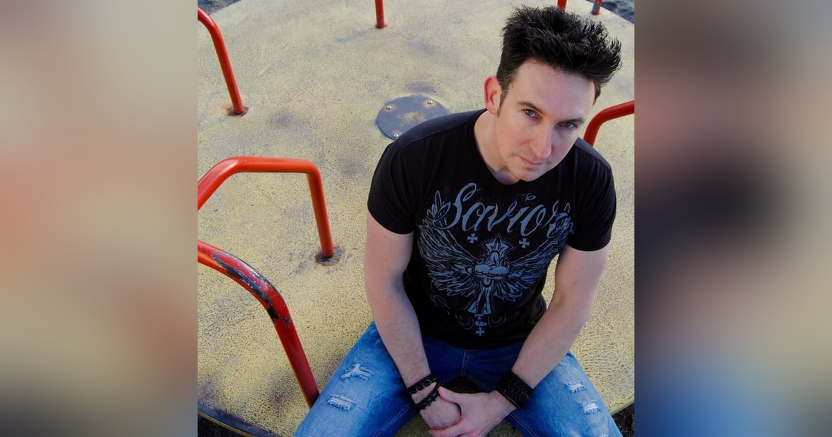 Dustin Pari: Motivational Author, Speaker, and Former Ghost Hunters Star Dustin Pari: Motivational Author, Speaker, and Former Ghost Hunters Star