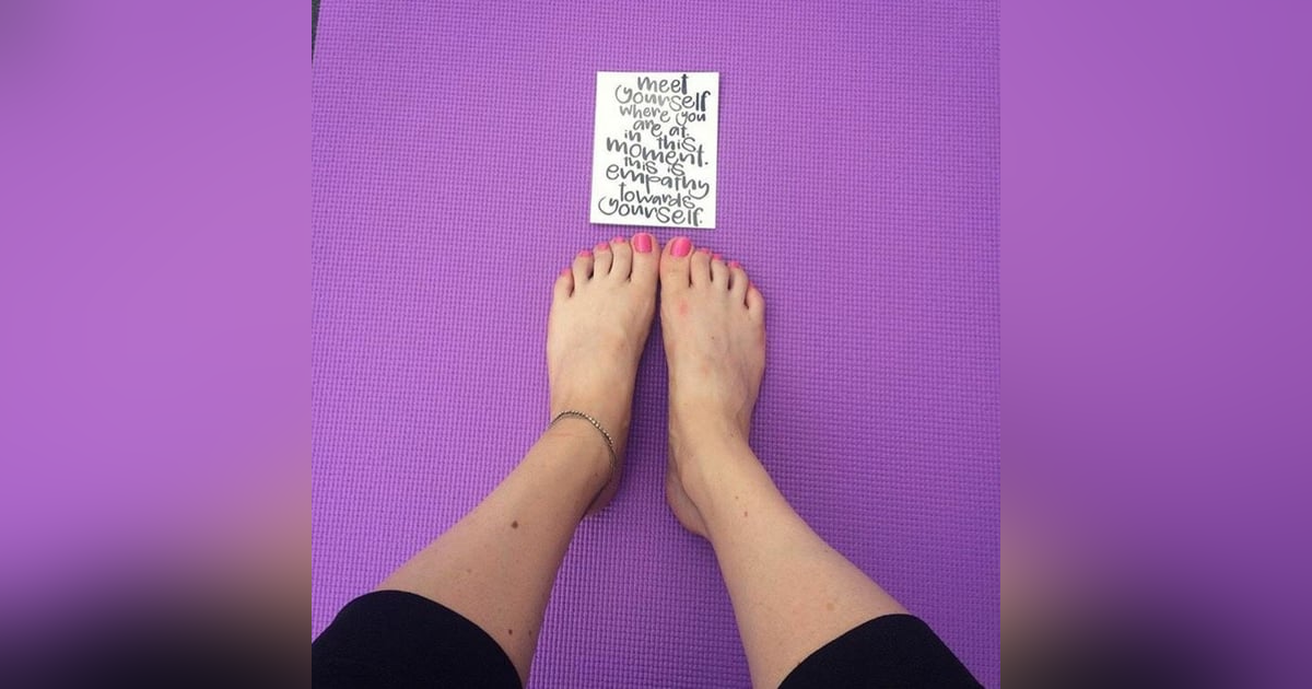 Episode 35 - Yoga and Brain Injury ("Yoga Brain" writer, @_yogabrain on Instagram) Episode 35 - Yoga and Brain Injury ("Yoga Brain" writer, @_yogabrain on Instagram)