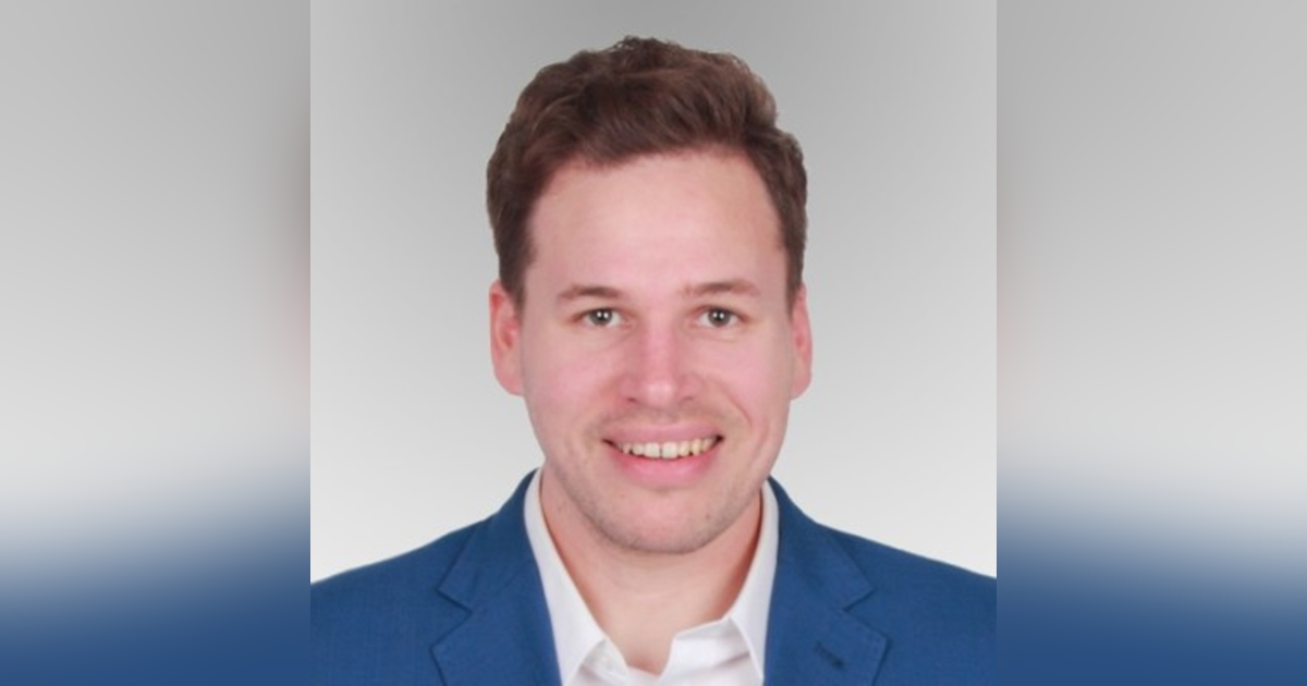 EP 49: How to Value and Sell an Online Business with Andrew Voda of Empire Flippers EP 49: How to Value and Sell an Online Business with Andrew Voda of Empire Flippers