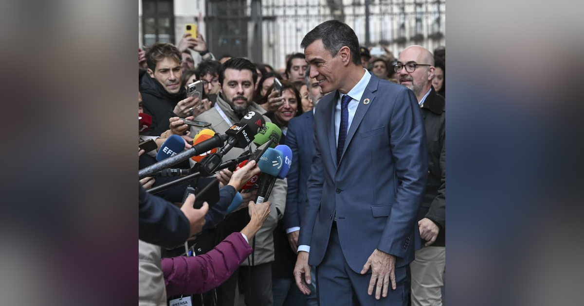 La República de los Tonnntos: Todo lo que toca Pedro Sánchez "lo imputece" La República de los Tonnntos: Todo lo que toca Pedro Sánchez "lo imputece"