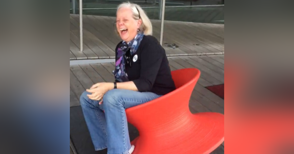 Loro viejo no aprende a escuchar? Loro viejo no aprende a escuchar?