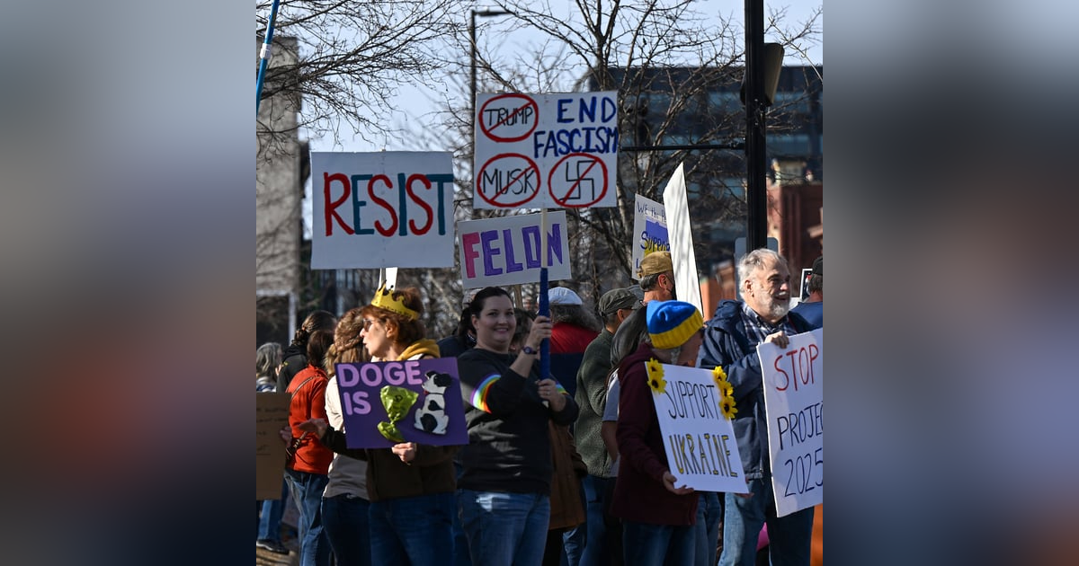 The government is paying 154,000 people not to work The government is paying 154,000 people not to work