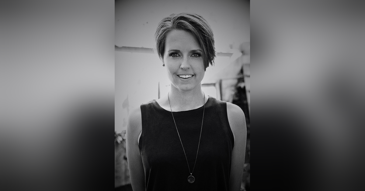 Creating Great Art and Taking Care of Your Fans w/ Emily White Creating Great Art and Taking Care of Your Fans w/ Emily White