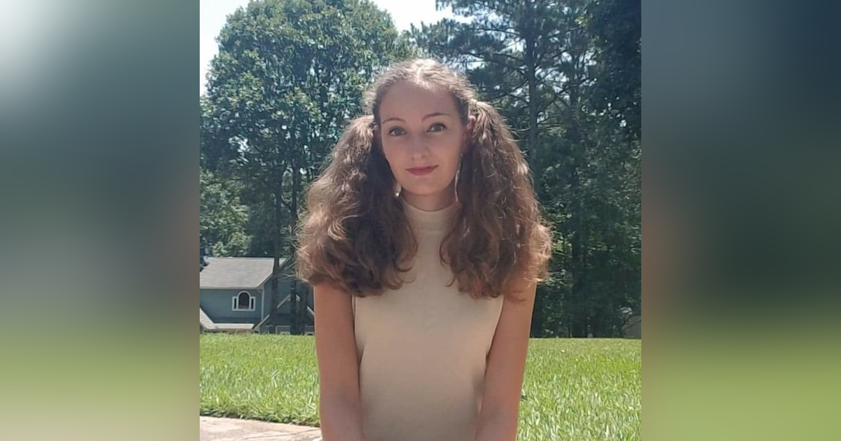 Ashley Carson live from "The Bird's Nest" Ashley Carson live from "The Bird's Nest"