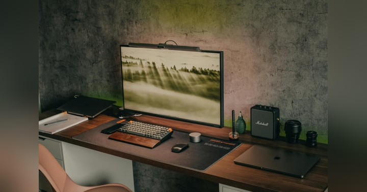 image for Freelancing or Full-Time: Finding Your Career Path in Instructional Design