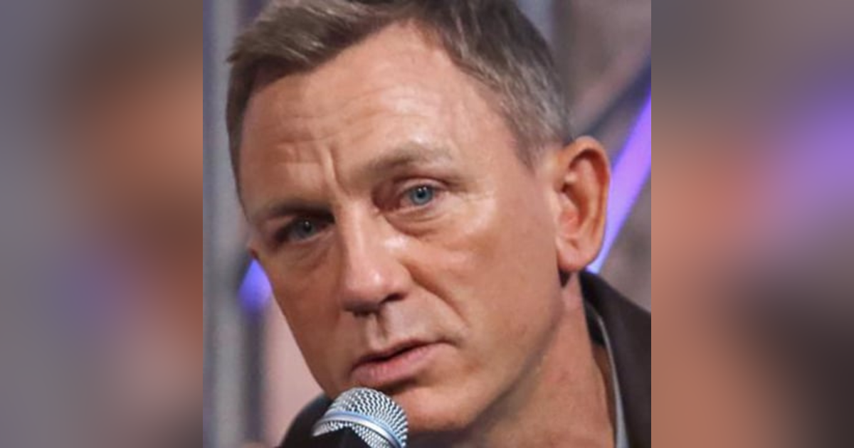 The Daniel Craig, aka 007 James Bond opens up...a bottle or two The Daniel Craig, aka 007 James Bond opens up...a bottle or two