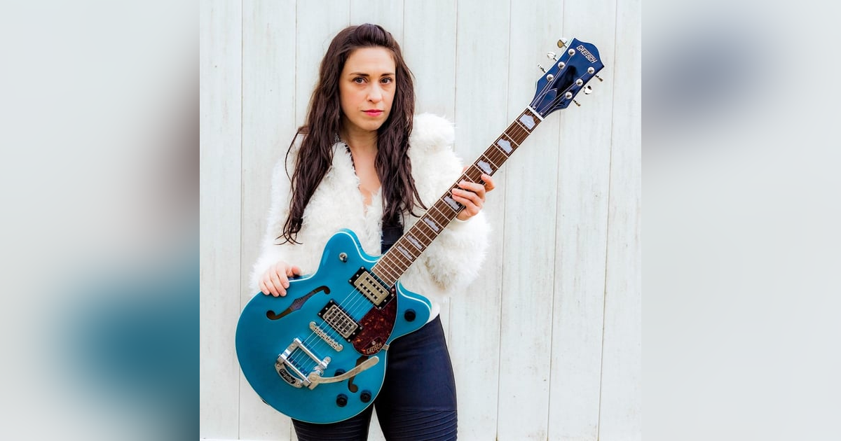 Connecticut-based Singer-Songwriter Elle Sera Connecticut-based Singer-Songwriter Elle Sera