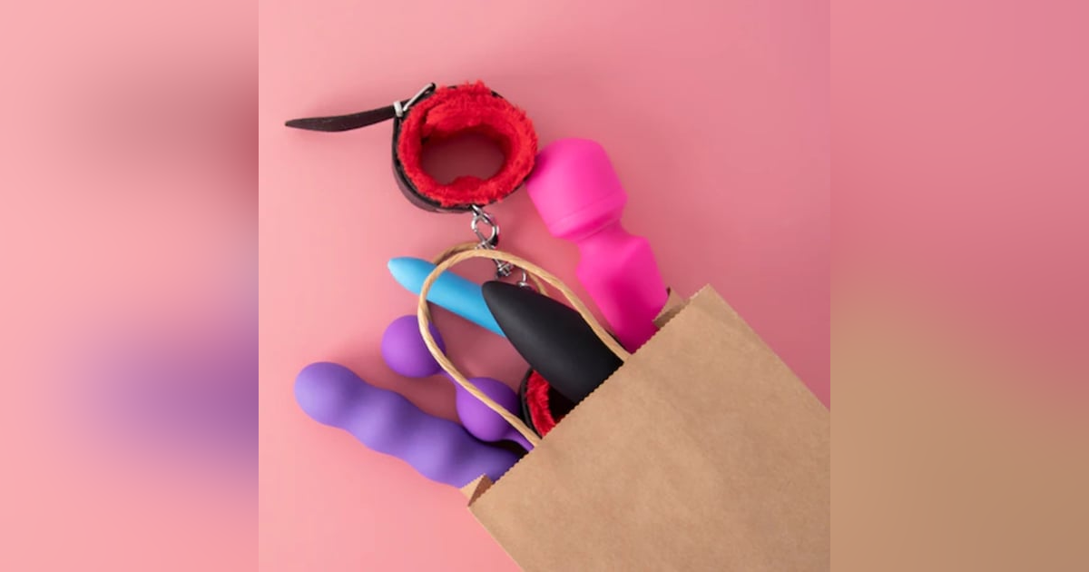 Toys For My Girlfriend - Sex With Sue Toys For My Girlfriend - Sex With Sue