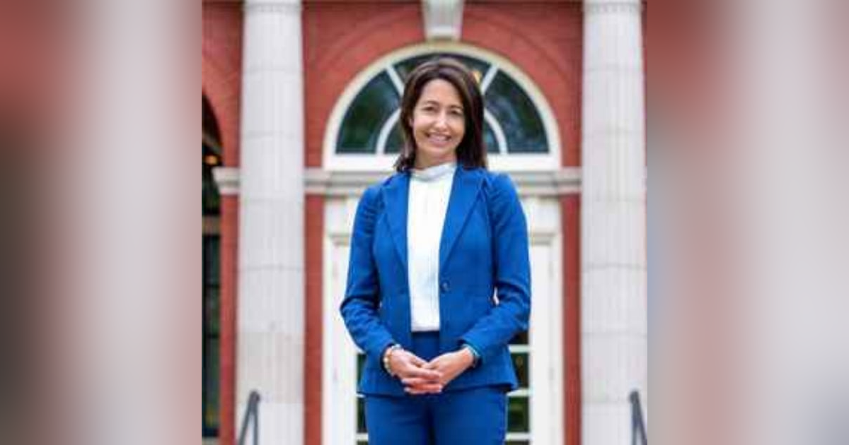 552: Hilary Link, part 2: colleges and universities talk sustainability but rarely act. This college president does. 552: Hilary Link, part 2: colleges and universities talk sustainability but rarely act. This college president does.