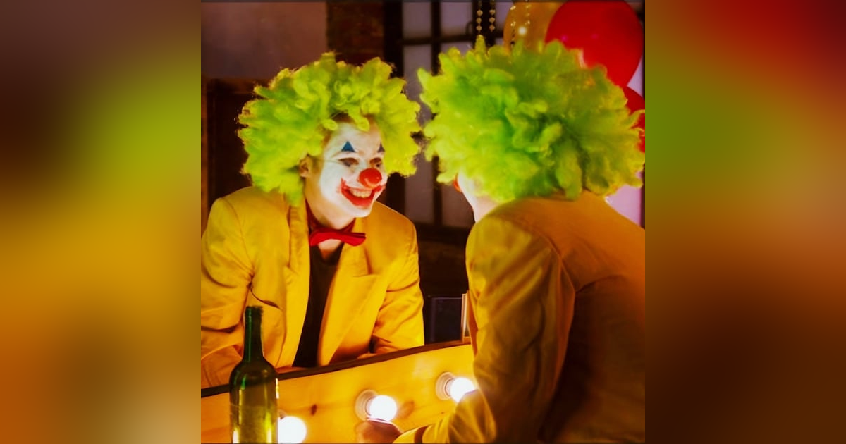 SoberNotMature - Episode 201 (Comparing Ourselves To Others) SoberNotMature - Episode 201 (Comparing Ourselves To Others)