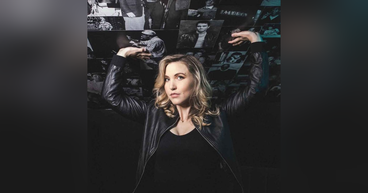 Tips For Traveling With Mental Illness w/ Taylor Tomlinson Tips For Traveling With Mental Illness w/ Taylor Tomlinson