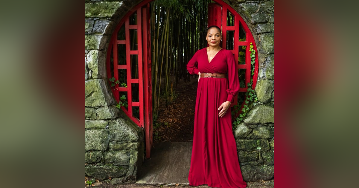 Satira Janine Satira Janine