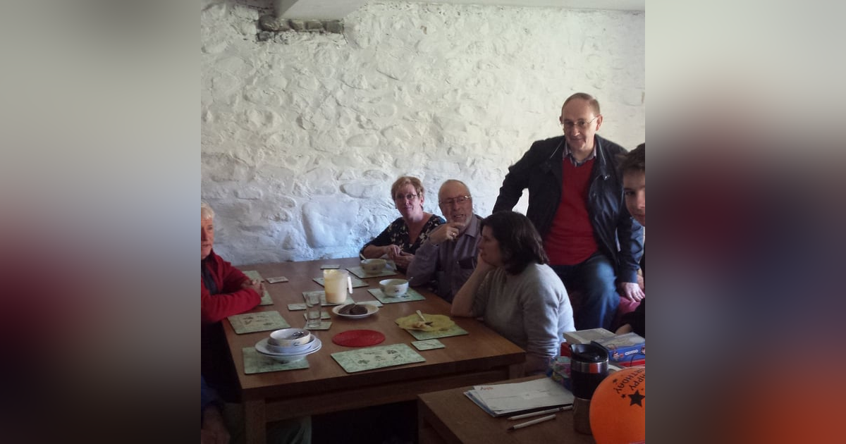 Recycling Broken Disciples - John 20 vv 1-10 Mary Peter and John Recycling Broken Disciples - John 20 vv 1-10 Mary Peter and John