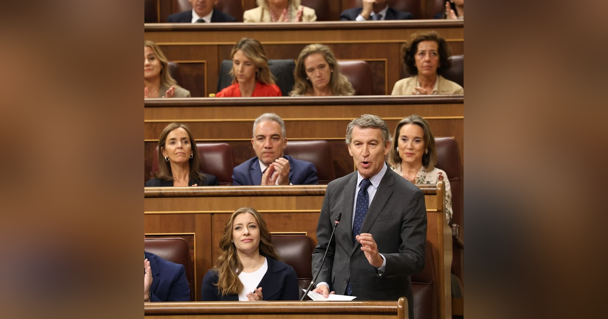 Tertulia de Federico: Feijóo a Sánchez, "en su ministerio de Transportes corren los billetes como en los prostíbulos" Tertulia de Federico: Feijóo a Sánchez, "en su ministerio de Transportes corren los billetes como en los prostíbulos"