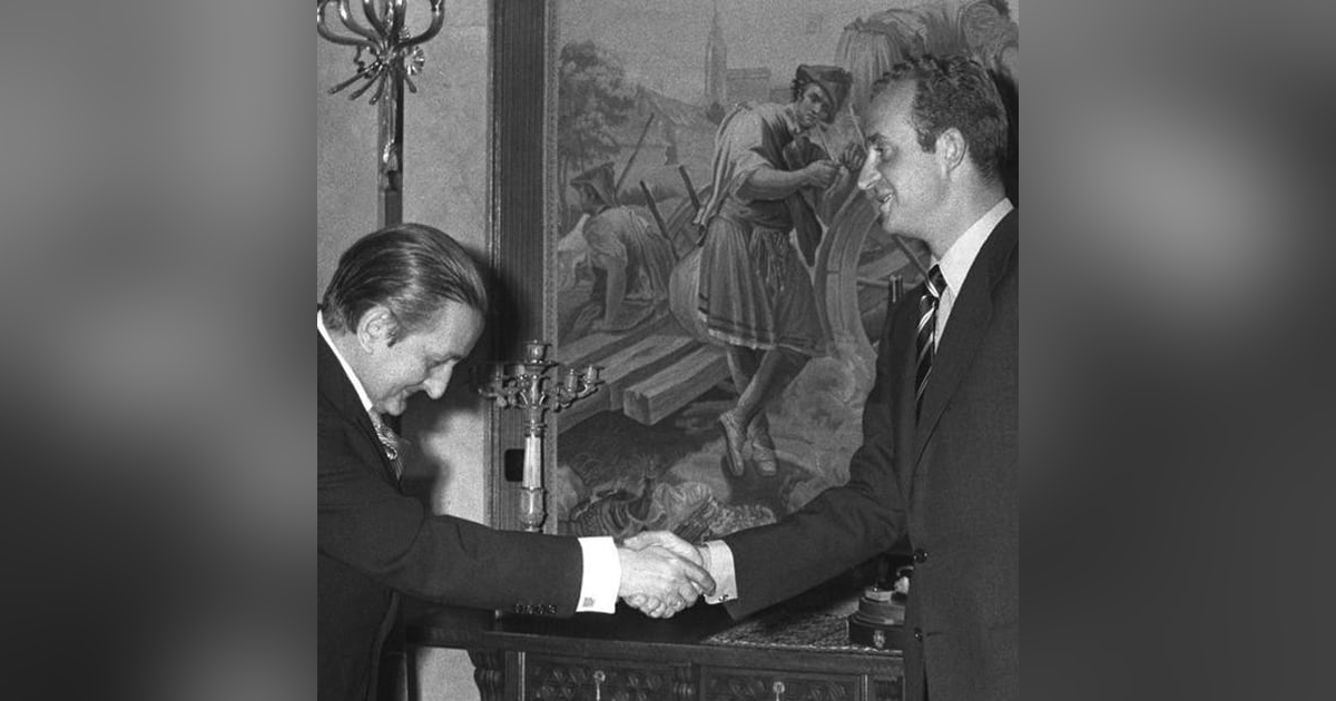 La República de los Tonnntos: El aniversario del suicidio de la Cortes Franquistas que nadie recuerda La República de los Tonnntos: El aniversario del suicidio de la Cortes Franquistas que nadie recuerda