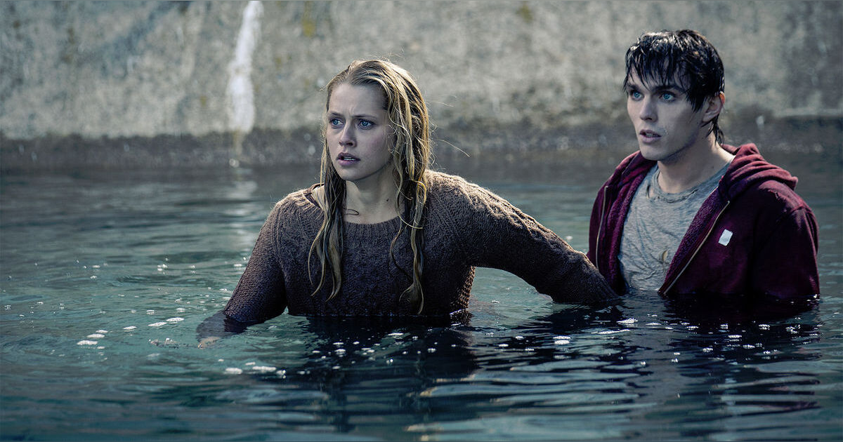 Warm Bodies & Z-O-M-B-I-E-S Warm Bodies & Z-O-M-B-I-E-S