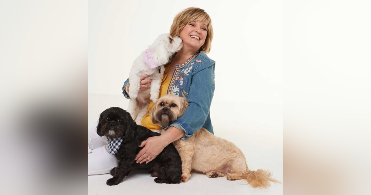 1251. TV Host Helps Pet Product Entrepreneurs 1251. TV Host Helps Pet Product Entrepreneurs