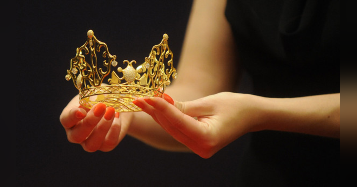 Who are YOU? Are You Royalty? Are you a Member of the Clergy? (If You are in Christ, then YES, You are!) #138 Who are YOU? Are You Royalty? Are you a Member of the Clergy? (If You are in Christ, then YES, You are!) #138