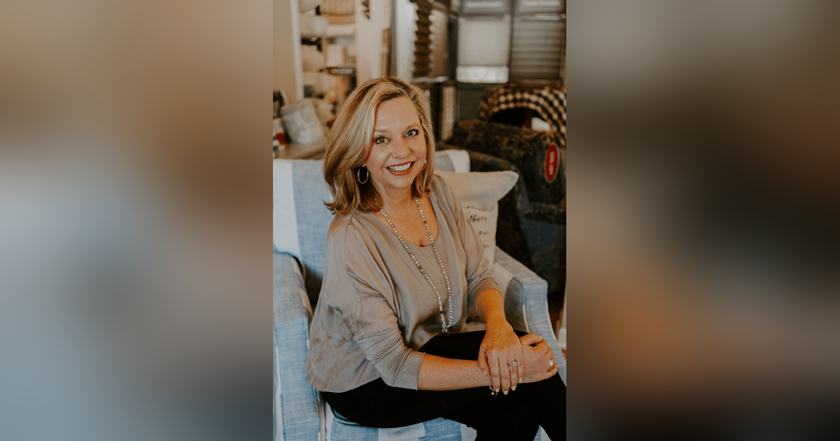 EP 212: HOW A SEASONAL SHOP BECAME A YEAR-ROUND SUCCESS WITH POLLY HELM EP 212: HOW A SEASONAL SHOP BECAME A YEAR-ROUND SUCCESS WITH POLLY HELM