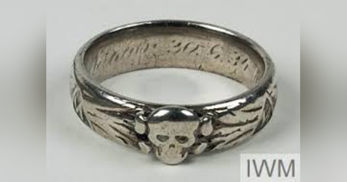 HIMMLER'S BLACK CASTLE AND THE LEGEND OF THE SS DEATH RINGS HIMMLER'S BLACK CASTLE AND THE LEGEND OF THE SS DEATH RINGS