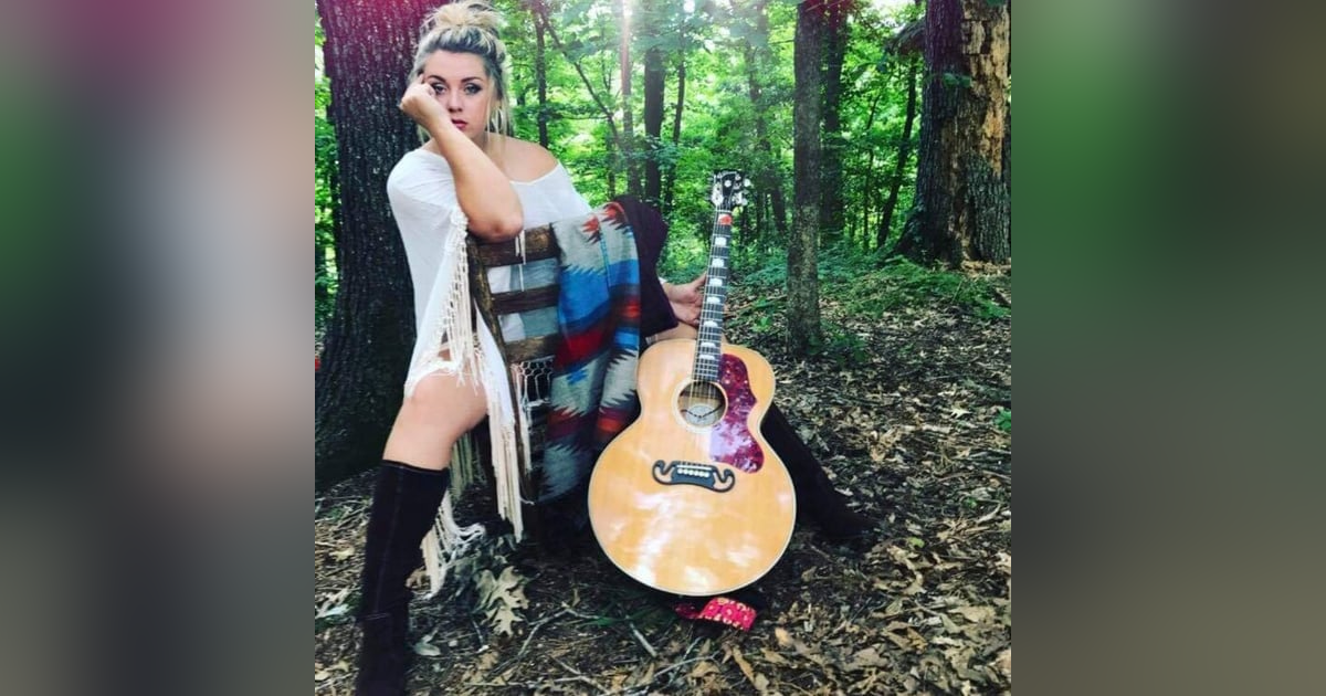 Episode 11: Chloe Litton live from The Oakhouse Episode 11: Chloe Litton live from The Oakhouse