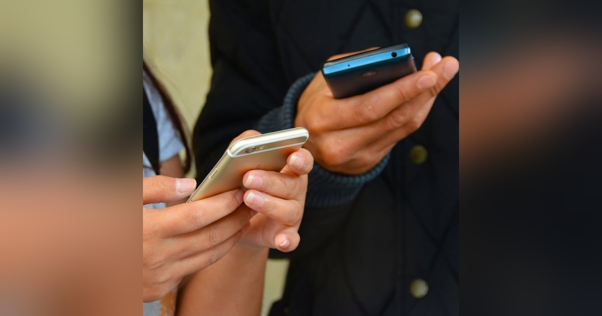 Textually Speaking… (Textationships and Text Etiquette) Suzie The Dating Diva Textually Speaking… (Textationships and Text Etiquette) Suzie The Dating Diva