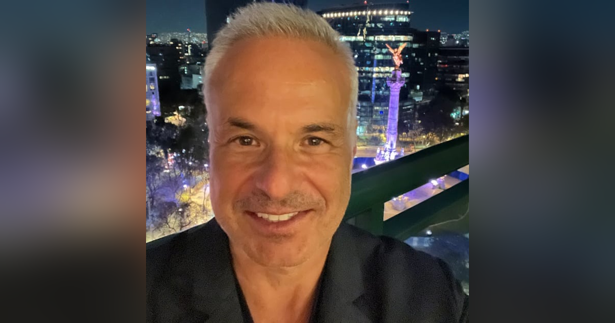 Clint Arthur - Pulitzer Prize nominated storyteller 🏆Award-winning International Speaker Clint Arthur - Pulitzer Prize nominated storyteller 🏆Award-winning International Speaker