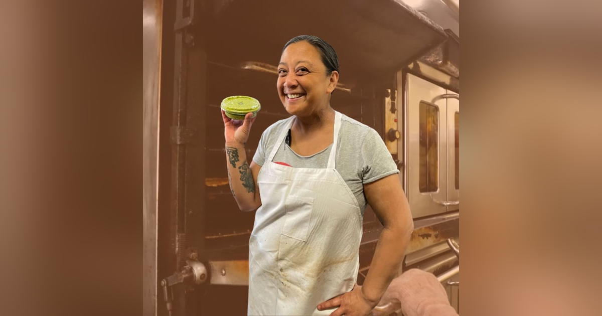 The Pizzeria That Outsells All The Chains Cooks On A Grill w/ Vanessa of The Cheeseboard Collective The Pizzeria That Outsells All The Chains Cooks On A Grill w/ Vanessa of The Cheeseboard Collective